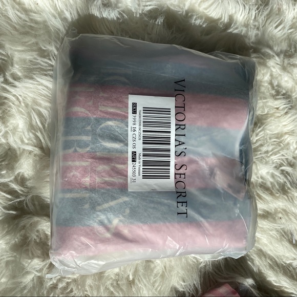 Victoria’s Secret Striped Weekender Duffel Bag - Picture 3 of 5